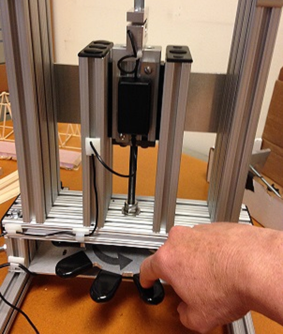 How do I remove the force sensor from the Vernier Structures and