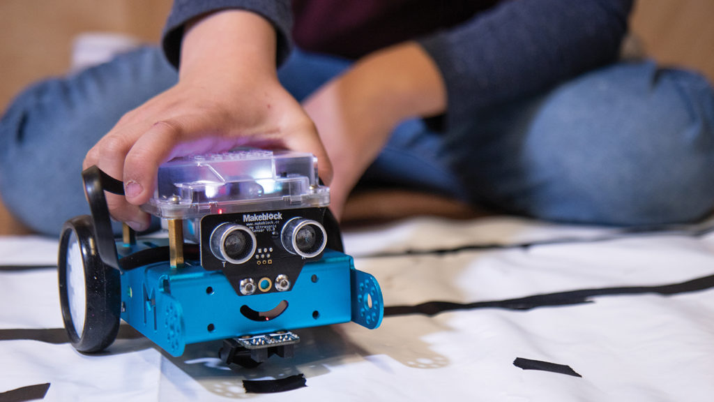 action.mbot-b._robotics.001