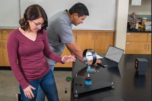 When it comes to grasping τ, do your students know a from α? Get ready to expand your instructional expertise in rotational dynamics with these torque and moment of inertia experiments!